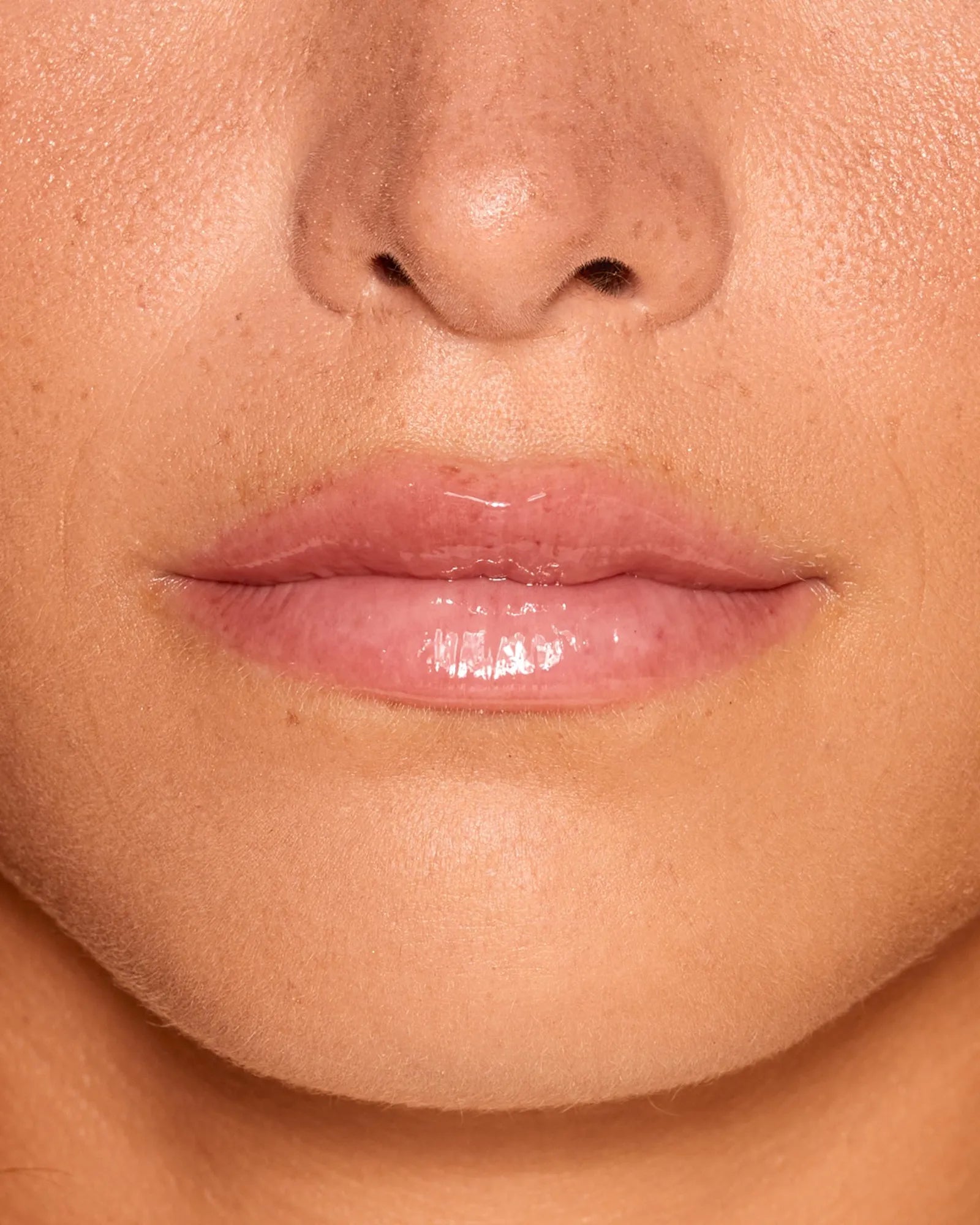 Gloss volumizzante Collagen More. Effetto volume immediato.